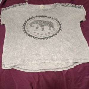 Soft oversized elephant shirt with shoulder cutouts